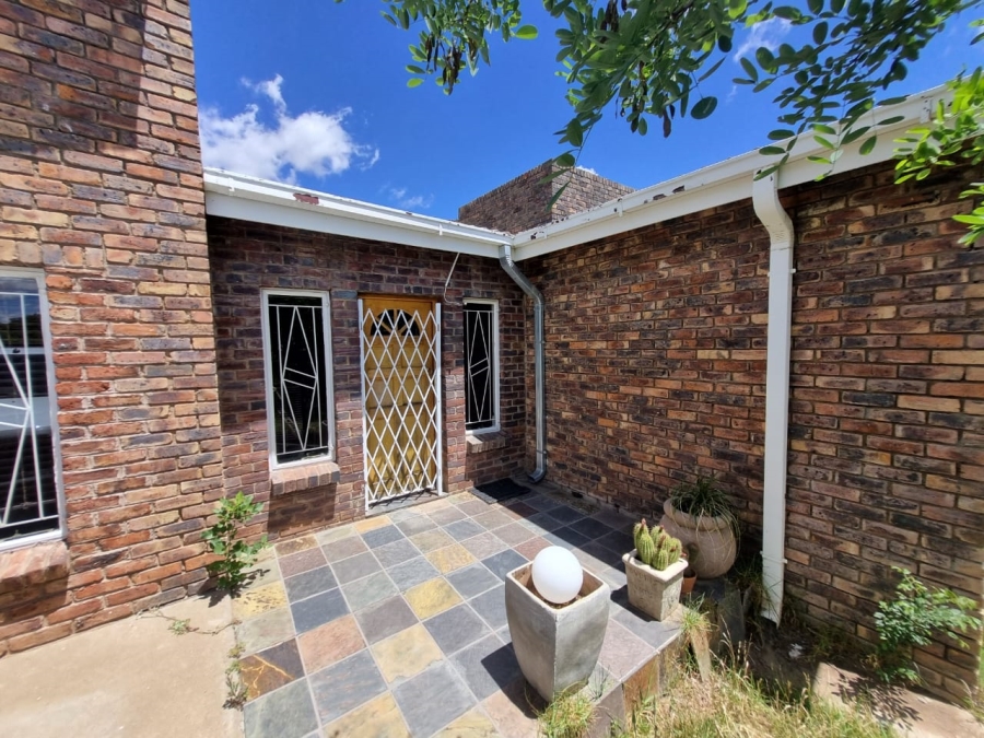 3 Bedroom Property for Sale in Colesberg Northern Cape